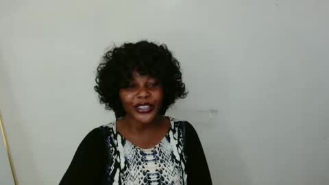 Snapshot of khaleesi7777777 chatting on March 10, 2:05 pm Khaleesi online show from March 10, 2:05 pm