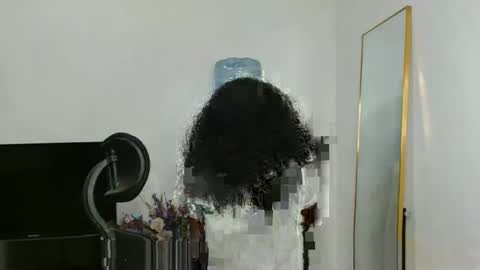 Snapshot of khaleesi7777777 chatting on February 19, 3:35 am Khaleesi online show from February 19, 3:35 am