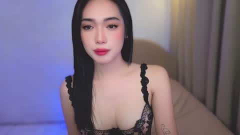 Snapshot of khaleesi_sonrisa chatting on June 25, 2:43 pm sonrisa online show from June 25, 2:43 pm