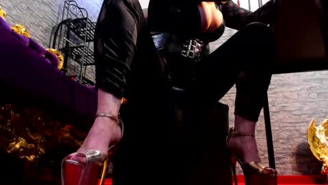 Snapshot of khaleesidomme chatting on February 4, 8:02 am Khaleesi online show from February 4, 8:02 am