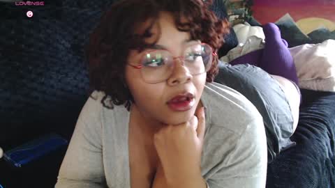 Snapshot of khayaparker chatting on December 19, 5:40 pm Khaya online show from December 19, 5:40 pm