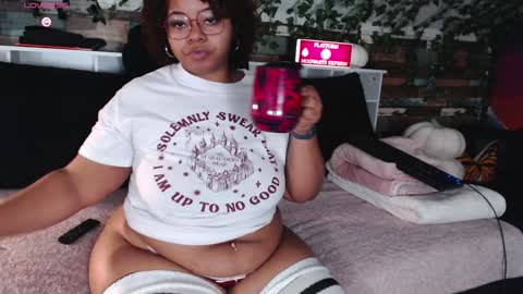 Snapshot of khayaparker chatting on December 22, 11:11 am Khaya online show from December 22, 11:11 am