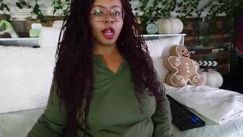 Snapshot of khayaparker chatting on February 19, 6:43 pm Khaya online show from February 19, 6:43 pm