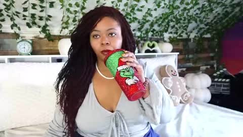 Snapshot of khayaparker chatting on February 24, 1:31 pm Khaya online show from February 24, 1:31 pm