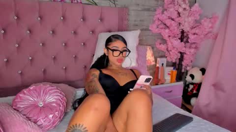 Khelany Isyy  online show from September 14, 1:43 pm