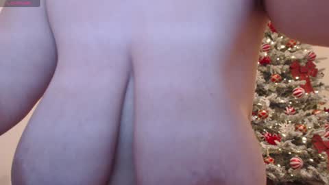 Snapshot of khloe_star chatting on December 6, 4:17 pm Khloe online show from December 6, 4:17 pm