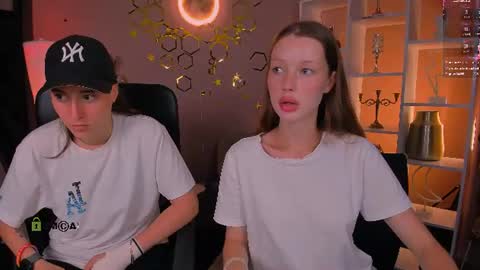 Snapshot of khloebeauty chatting on June 26, 12:31 pm khloebeauty online show from June 26, 12:31 pm