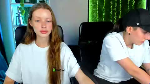 Snapshot of khloebeauty chatting on July 7, 12:20 pm khloebeauty online show from July 7, 12:20 pm