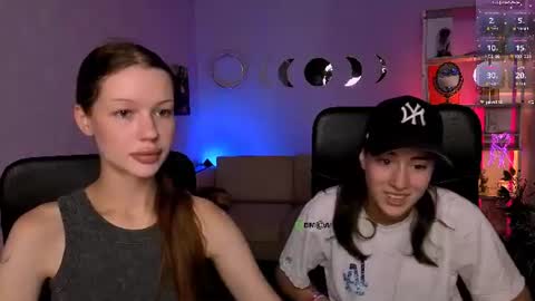 Snapshot of khloebeauty chatting on July 9, 5:44 am khloebeauty online show from July 9, 5:44 am