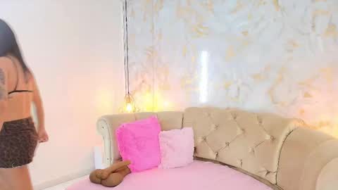 Khloe online show from March 25, 5:24 am