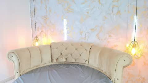 Khloe online show from April 8, 5:07 am