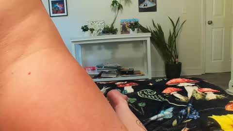 Snapshot of khloeexoxo chatting on June 18, 7:29 pm Khloe online show from June 18, 7:29 pm