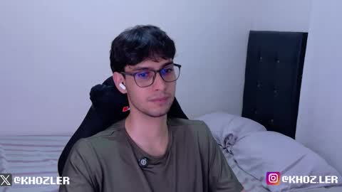 khozler_ online show from March 17, 2:16 am