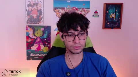 Snapshot of khozler_ chatting on April 24, 3:53 am khozler_ online show from April 24, 3:53 am