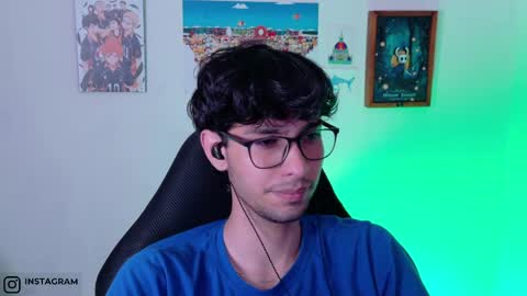Snapshot of khozler_ chatting on May 10, 3:55 am khozler_ online show from May 10, 3:55 am