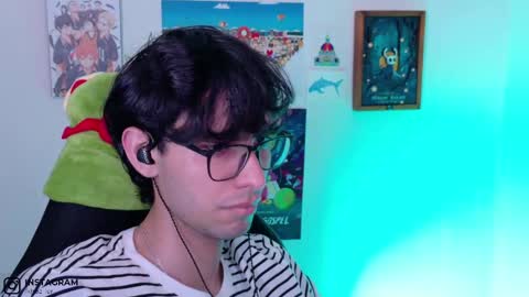 Snapshot of khozler_ chatting on May 29, 3:59 am khozler_ online show from May 29, 3:59 am