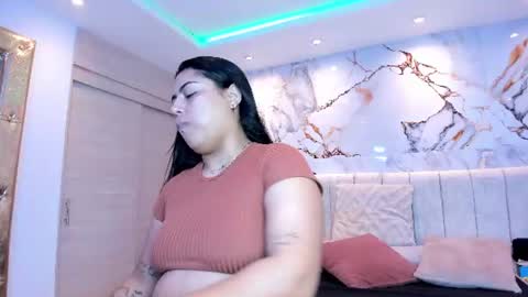 Snapshot of kiana_cream chatting on June 13, 11:52 am N M online show from June 13, 11:52 am