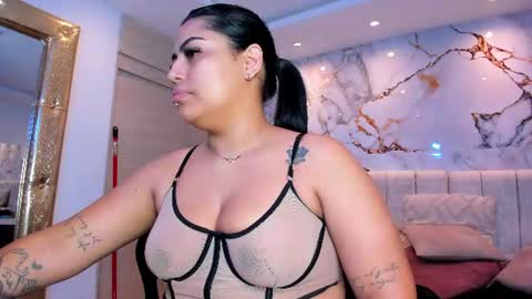Snapshot of kiana_cream chatting on June 26, 11:58 am N M online show from June 26, 11:58 am