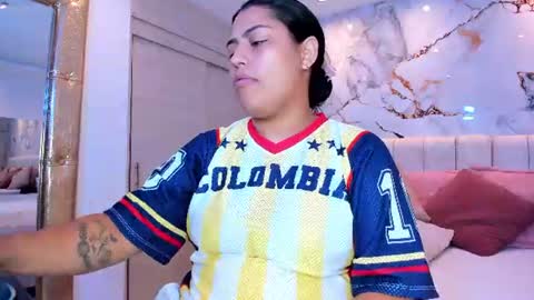 Snapshot of kiana_cream chatting on July 13, 1:25 pm N M online show from July 13, 1:25 pm