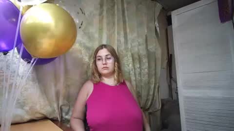 Snapshot of kianna_dior_ chatting on February 8, 7:27 pm kianna_dior_ online show from February 8, 7:27 pm