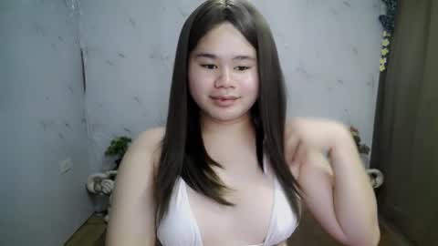 Your SweetGirl Ts online show from February 19, 1:28 pm