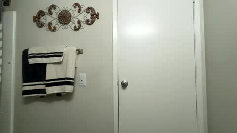 kiannaluv online show from October 22, 2:28 pm