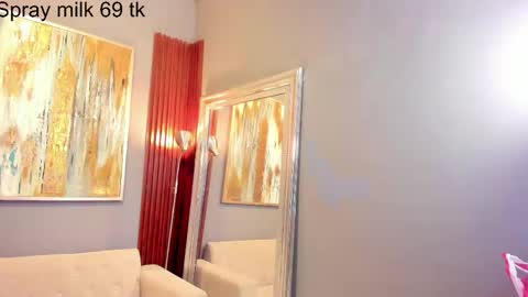 Snapshot of kiara_curls chatting on May 21, 11:17 am Kiara online show from May 21, 11:17 am