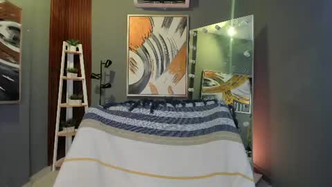 Snapshot of kiara_curls chatting on June 18, 12:09 pm Kiara online show from June 18, 12:09 pm