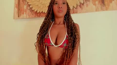 Snapshot of kiara_curls chatting on July 20, 1:35 pm Kiara online show from July 20, 1:35 pm