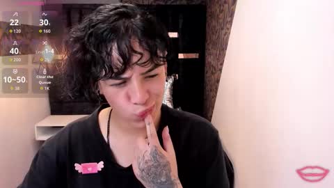 Snapshot of kiara_fox__ chatting on January 15, 12:32 pm KIARA FOX online show from January 15, 12:32 pm