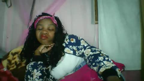 Snapshot of kiarah_69 chatting on May 4, 2:40 am kiarah 69 online show from May 4, 2:40 am