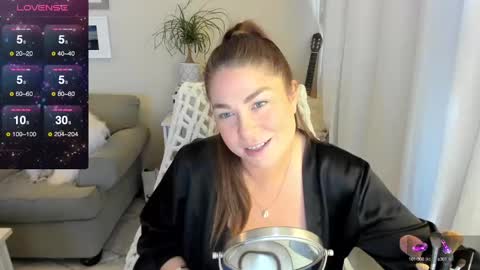 Snapshot of kierareines chatting on January 18, 7:15 pm Kiera Reines online show from January 18, 7:15 pm