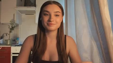 Snapshot of kierstentates chatting on June 5, 2:34 pm Ola my name is Lissa Lets hit 10 Thumbs Up together online show from June 5, 2:34 pm