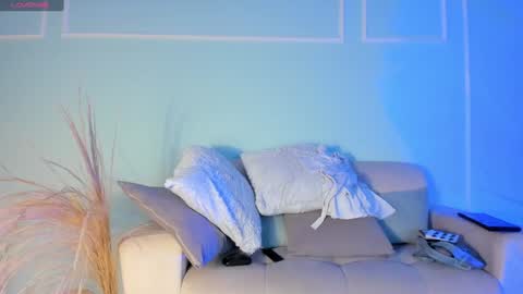 Snapshot of kiiimthompson chatting on January 15, 2:24 pm Kim Thompson online show from January 15, 2:24 pm