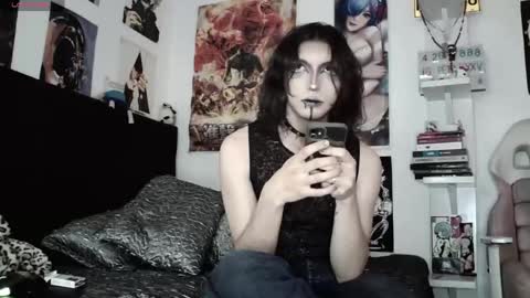 Snapshot of kiiller_queen chatting on April 30, 8:04 pm kenny online show from April 30, 8:04 pm