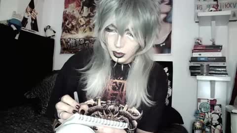 Snapshot of kiiller_queen chatting on May 28, 6:38 pm kenny online show from May 28, 6:38 pm