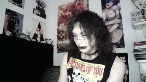 Snapshot of kiiller_queen chatting on June 9, 7:14 pm kenny online show from June 9, 7:14 pm