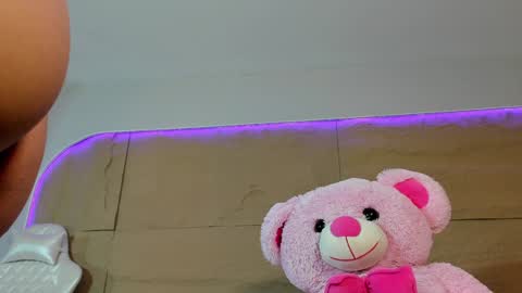 Snapshot of kiimcooper chatting on January 25, 10:08 am KIM COOPER online show from January 25, 10:08 am