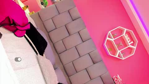 kiishanny online show from November 1, 8:33 pm