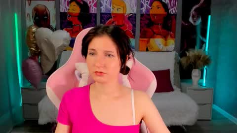 Kika online show from March 18, 6:33 pm