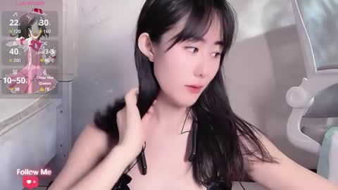 Snapshot of kiki_loveu chatting on December 18, 7:58 am kiki_loveu online show from December 18, 7:58 am