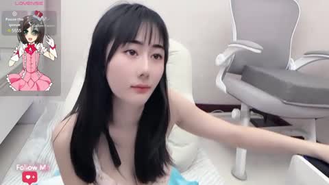Snapshot of kiki_loveu chatting on January 2, 1:30 pm kiki_loveu online show from January 2, 1:30 pm