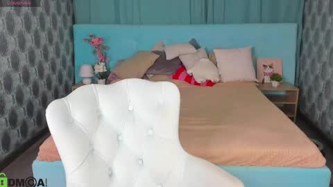 Snapshot of kiki_shanel chatting on May 15, 1:23 am Kiki online show from May 15, 1:23 am