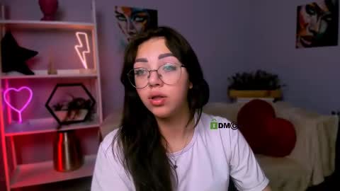 kiki_swan online show from March 10, 6:49 am