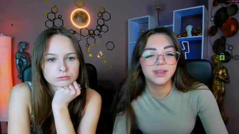 Snapshot of kiki_swan chatting on April 25, 9:34 am kiki_swan online show from April 25, 9:34 am