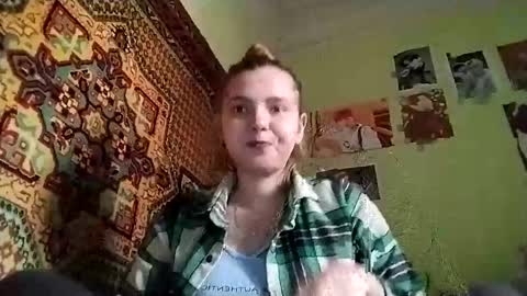 kikibang_ online show from October 31, 8:26 am