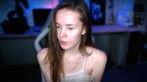 Snapshot of kikies_ chatting on December 6, 11:14 pm Mika and Miranda online show from December 6, 11:14 pm