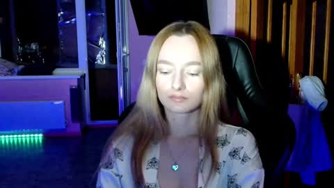 Snapshot of kikies_ chatting on March 25, 6:58 pm Mika and Miranda online show from March 25, 6:58 pm