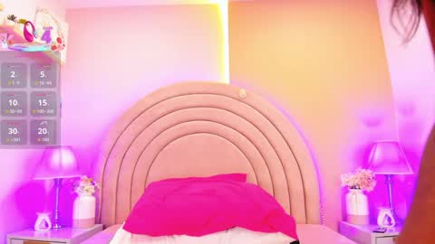 KI KI online show from April 16, 9:39 pm