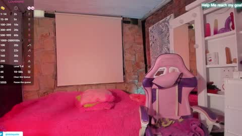 Snapshot of kikilepetite chatting on December 5, 8:55 pm kiki online show from December 5, 8:55 pm